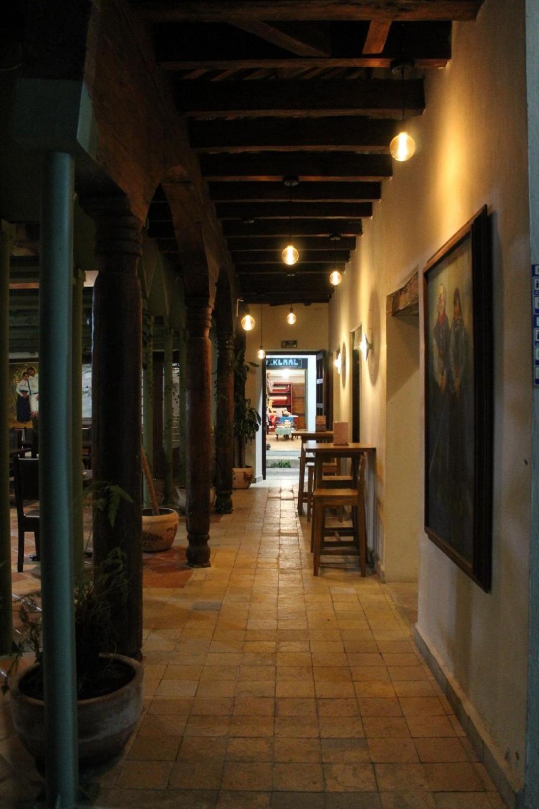 アクスカン アルテ ホテル San Cristóbal de Las Casas エクステリア 写真